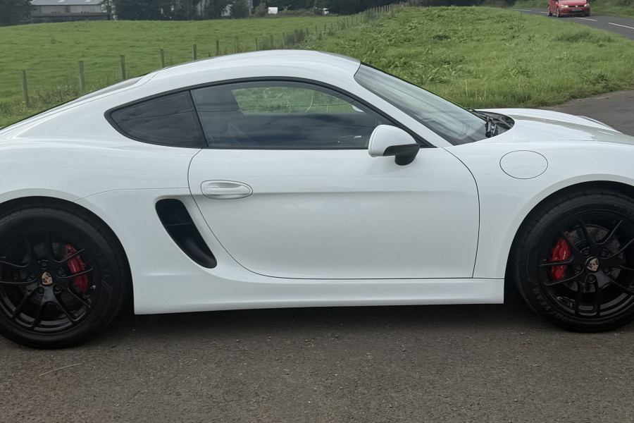 Porsche Cayman 